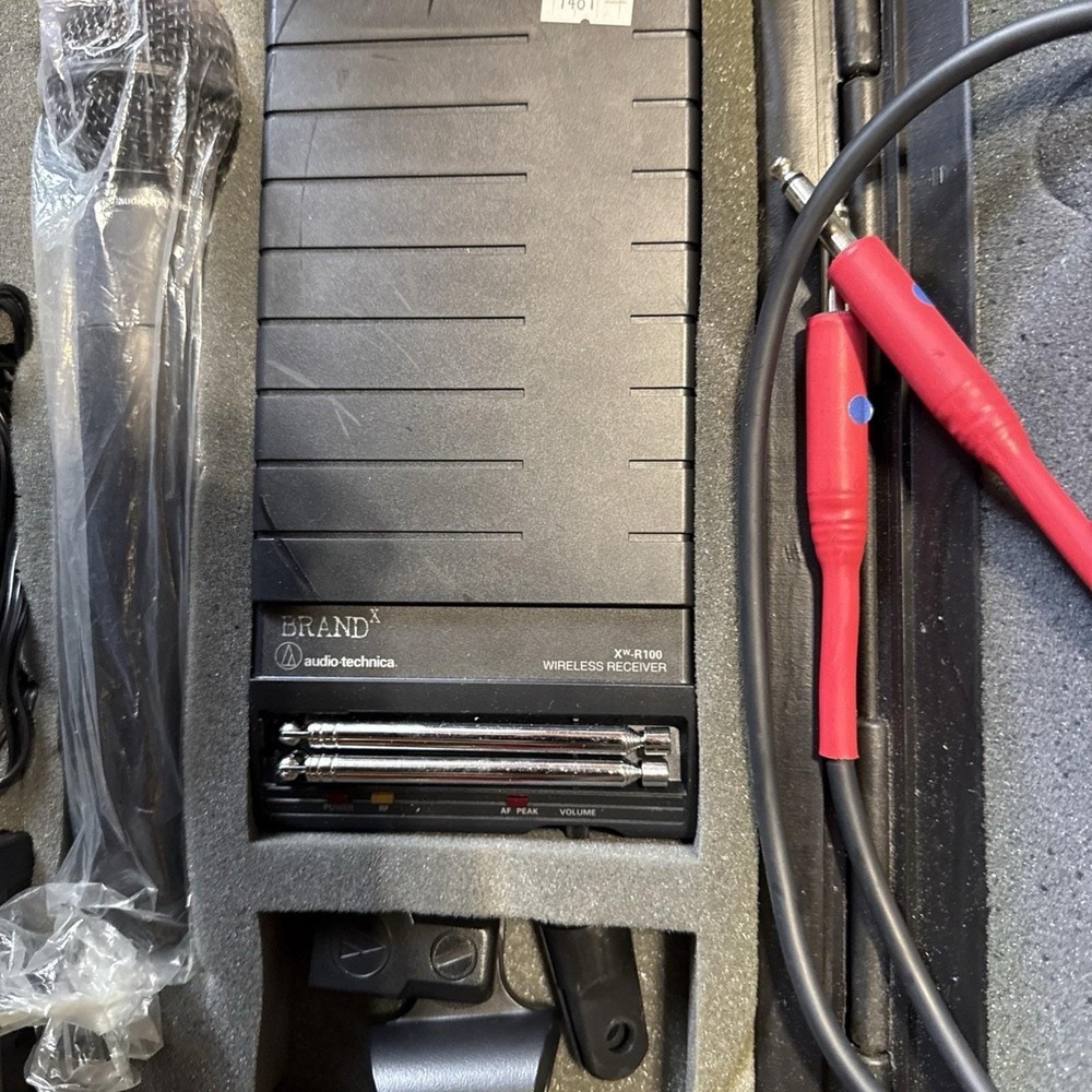 Brand X wireless Xw-T 100H microphone and receiver With Case Tested Works - Picture 5 of 5